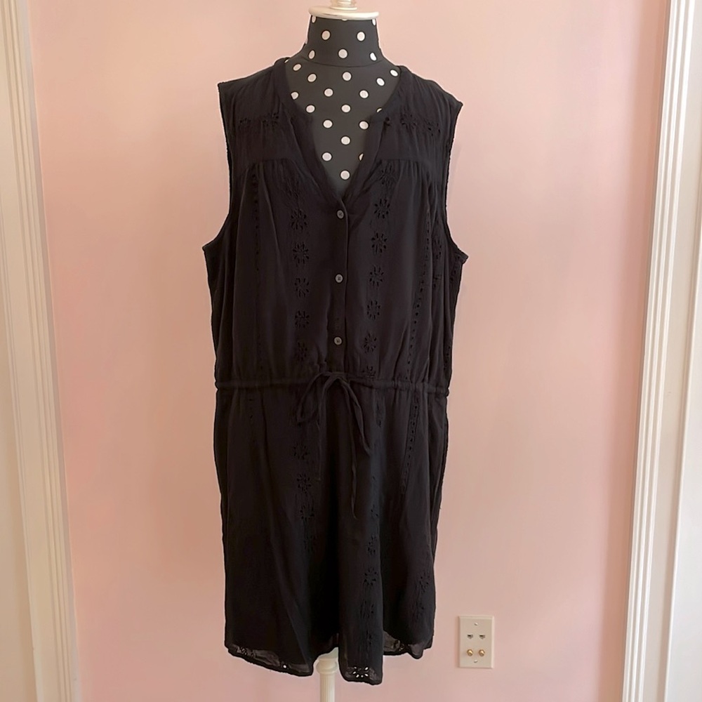 Gap Black eyelet fully lined dress ties at waist size XL